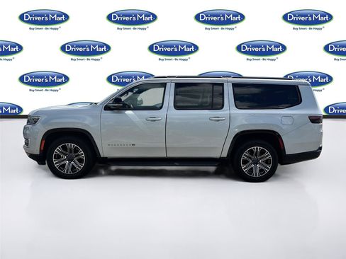 Used 2024 Jeep Wagoneer L Series II RWD image 4