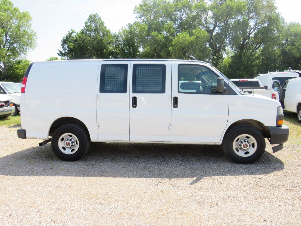 Used 2019 GMC Savana 2500 w/ Driver Convenience Package RWD image 4
