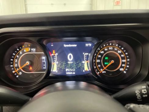 Used 2026 Jeep Wrangler Unlimited Rubicon AWD/4WD image 24