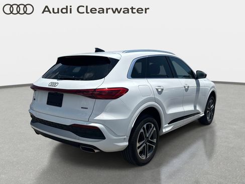 Used 2025 Audi Q5 Premium w/ Convenience Package AWD/4WD image 3