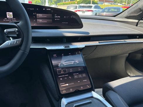 Used 2024 Lucid Air Touring AWD/4WD image 17