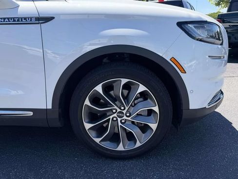Used 2023 Lincoln Nautilus Reserve w/ Equipment Group 201A AWD/4WD image 7
