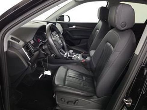 Used 2023 Audi Q5 2.0T Premium w/ Convenience Package image 4