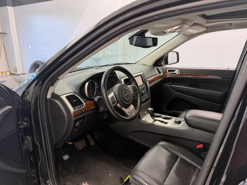 Used 2012 Jeep Grand Cherokee Limited w/ Luxury Group II AWD/4WD image 19