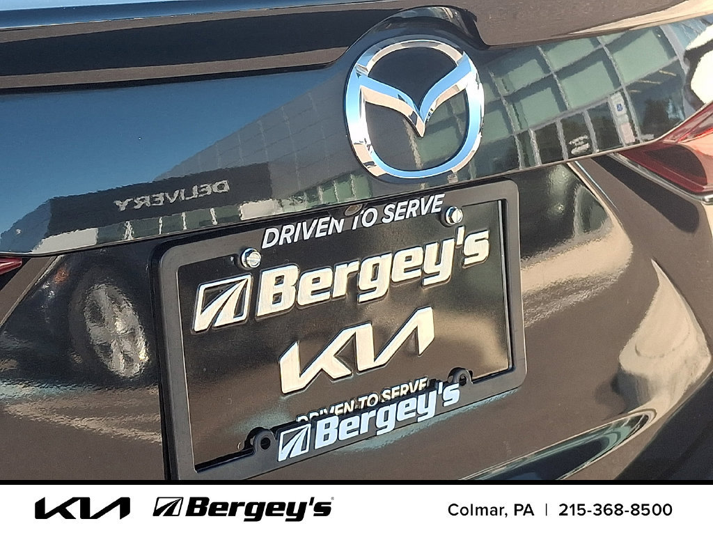 Used 2016 MAZDA MAZDA3 i Touring w/ Popular Equipment Package FWD image 32