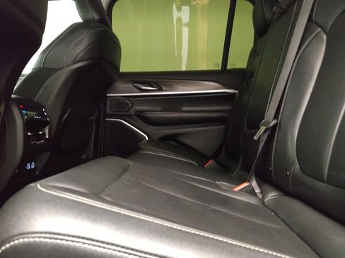 Used 2021 Jeep Grand Cherokee L Limited RWD image 18