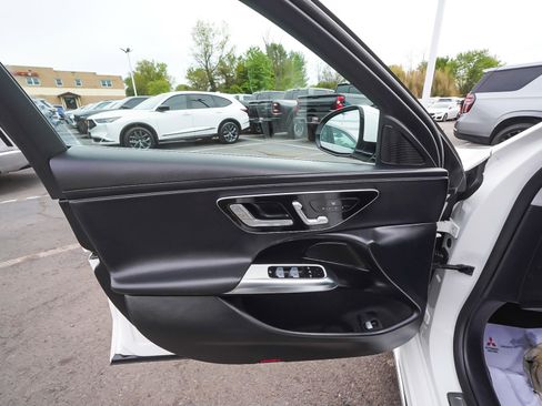 Used 2025 Mercedes-Benz E 350 4MATIC Sedan image 9