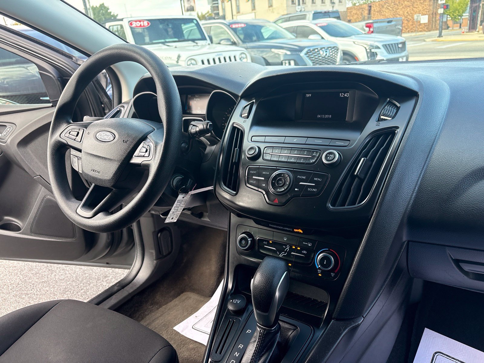 Used 2018 Ford Focus SE FWD image 20