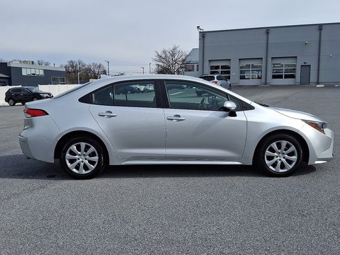 Used 2025 Toyota Corolla LE FWD image 8