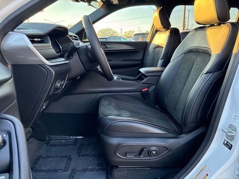 New 2025 Jeep Grand Cherokee L Altitude image 10