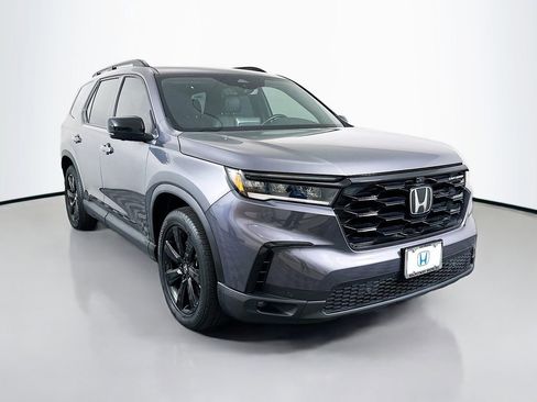 Certified 2025 Honda Pilot Black Edition image 3