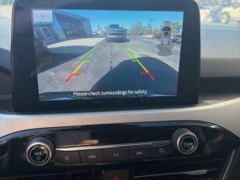 Used 2022 Ford Escape SEL w/ Technology Package FWD image 10