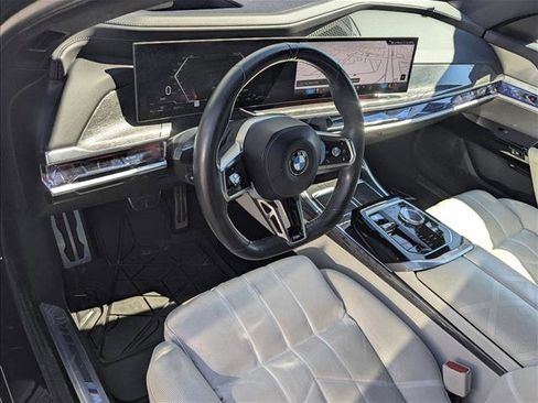 Certified 2023 BMW 760i xDrive image 3