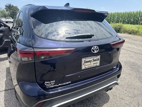 Used 2024 Toyota Highlander XSE FWD image 33