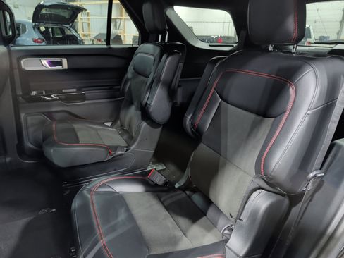 Used 2023 Ford Explorer ST-Line w/ Class IV Trailer Tow Package image 8