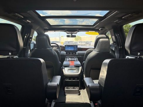 Used 2023 Lincoln Navigator Reserve AWD/4WD image 20