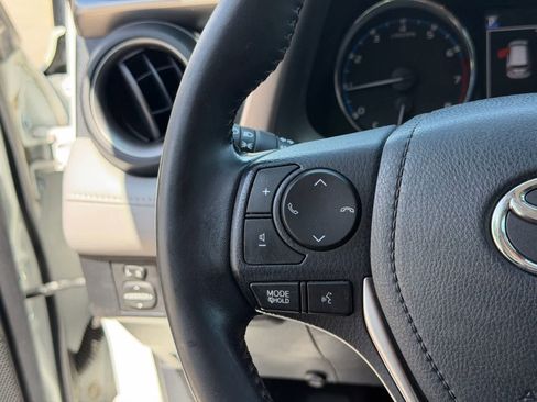 Used 2018 Toyota RAV4 Limited w/ Advanced Technology Package image 19