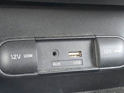 Used 2017 Kia Soul + FWD image 26