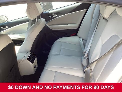 Used 2025 Genesis G70 2.5T RWD image 11