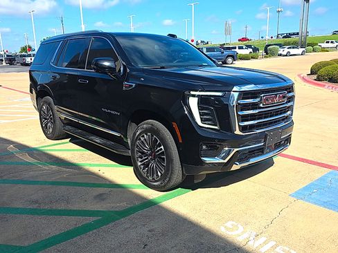 Used 2025 GMC Yukon Elevation AWD/4WD image 3
