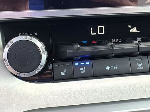 Used 2023 Toyota Tundra Capstone image 21