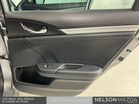 Used 2016 Honda Civic Touring image 23