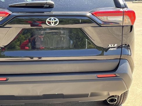Used 2024 Toyota RAV4 XLE AWD/4WD image 6