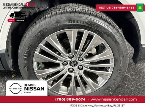 Used 2023 Toyota Venza Limited image 14