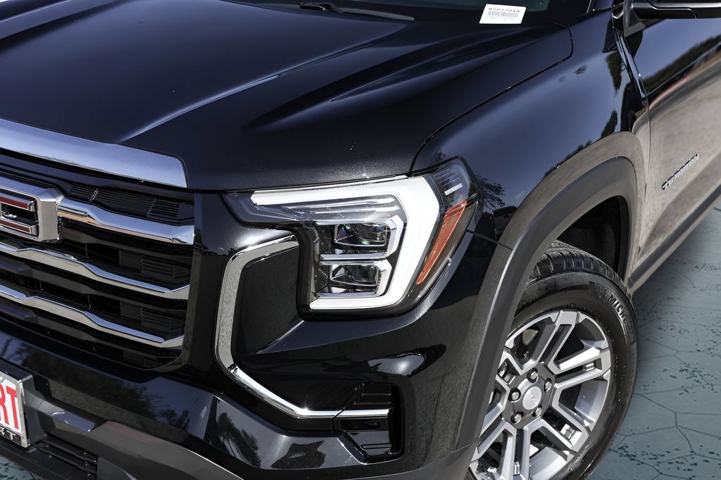 Used 2026 GMC Terrain Elevation w/ Technology Package II FWD image 3
