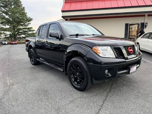 Used 2020 Nissan Frontier SV w/ Midnight Edition Floor Mats AWD/4WD image 3