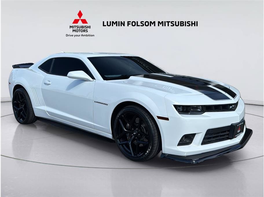 Used 2015 Chevrolet Camaro SS w/ RS Package RWD image 7