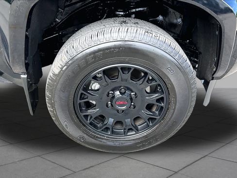 Used 2024 Toyota Tacoma TRD Sport w/ TRD Sport Premium Package AWD/4WD image 11