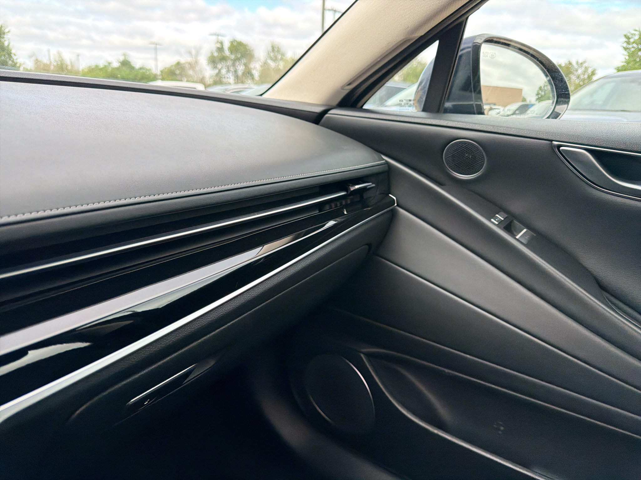 Used 2023 Genesis G80 2.5T AWD/4WD image 31