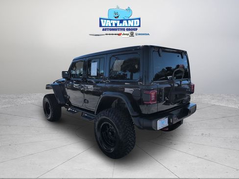 Used 2022 Jeep Wrangler Unlimited Rubicon w/ LED Lighting Group image 3