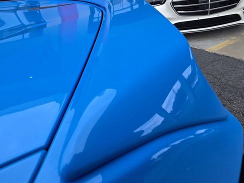 Used 2022 Chevrolet Corvette Stingray w/ Engine Appearance Package image 8