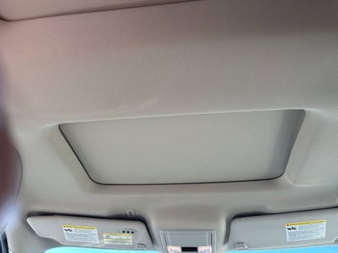 Used 2019 Ford Explorer Limited w/ Limited Luxury Package image 16