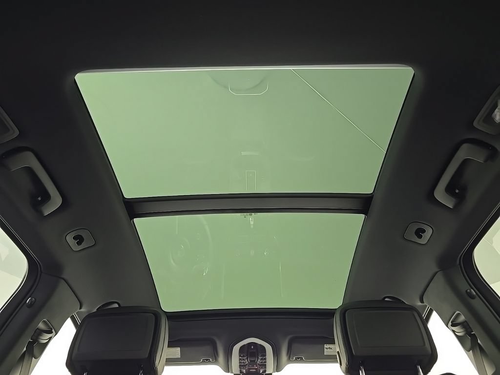 Certified 2026 Porsche Macan AWD/4WD image 14