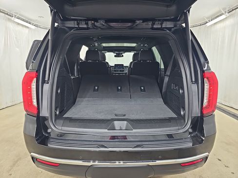 Certified 2023 GMC Yukon SLT w/ SLT Luxury Package image 17