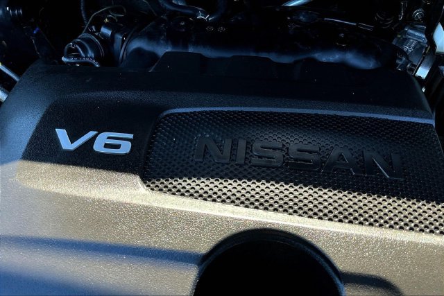 Used 2023 Nissan Pathfinder Platinum w/ Lighting Package (N93) FWD image 32