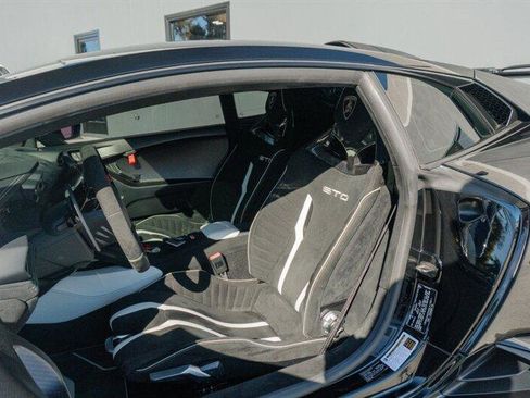 Used 2021 Lamborghini Huracan STO image 56