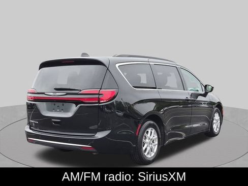 Used 2022 Chrysler Pacifica Touring-L FWD image 6
