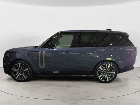 New 2025 Land Rover Range Rover SE image 2