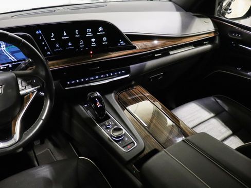 Used 2023 Cadillac Escalade ESV Premium Luxury AWD/4WD image 28