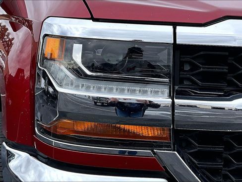 Used 2018 Chevrolet Silverado 1500 LT w/ All Star Edition image 28