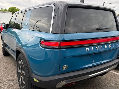 Used 2024 Rivian R1S Adventure AWD/4WD image 4