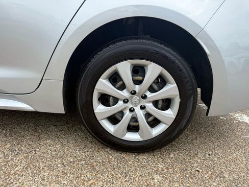 Used 2024 Toyota Corolla LE FWD image 6