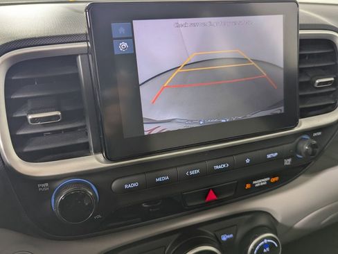 Used 2024 Hyundai Venue SEL image 22