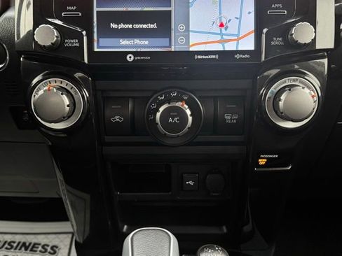 Used 2024 Toyota 4Runner TRD Off-Road Premium image 32