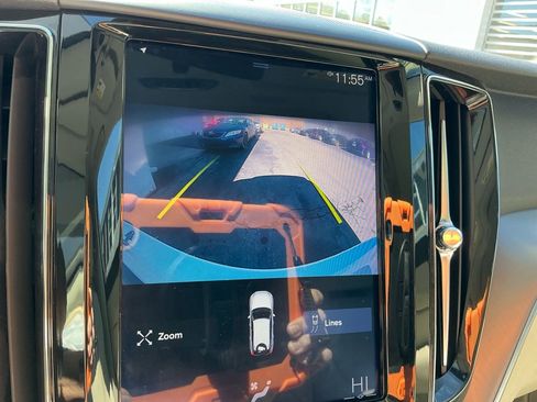 Used 2018 Volvo XC60 T5 Momentum image 23