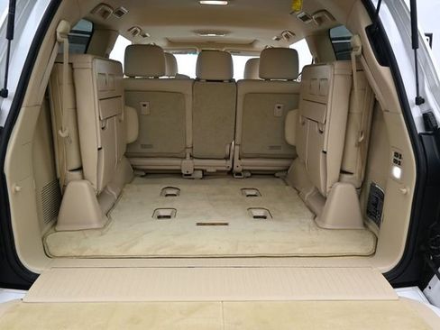 Used 2021 Lexus LX 570 4WD w/ Luxury Package image 18